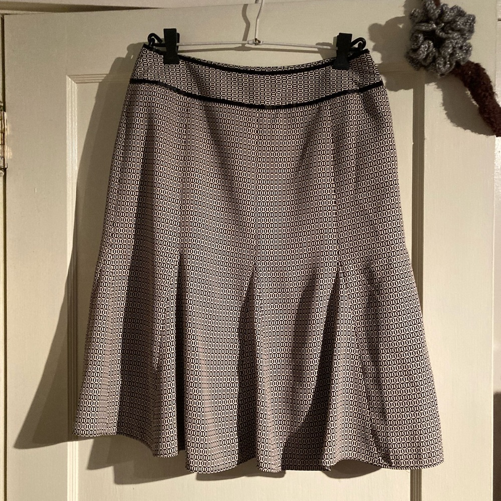 Geometric Black-and-White Loft Flare Skirt